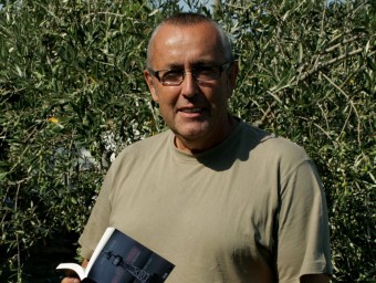 L'autor entre llibres i oliveres