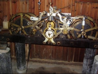 Maquinària del l'actual rellotge de la catedral de Vic.  ARXIU