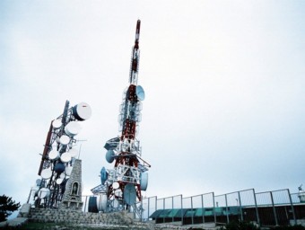 Les antenes de transmissió de televisió del Mont Caro, al parc natural dels Ports. ABRAHAM SEBASTIÀ