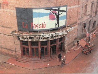 Imatges de com va quedar l'edifici de la Passió, després de l'incendi que el va destruir l'any 1983 EL PUNT AVUI