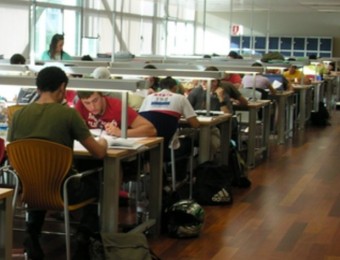 Instal·lacions d ela Biblioteca Municipal de l'edifici Metro. ESCORCOLL