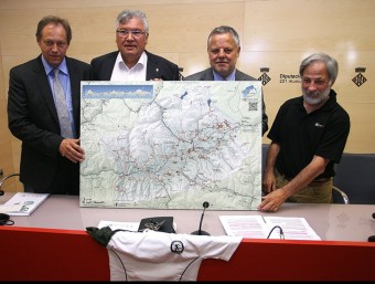 Ramon Moliner, Antoni Guinó, Ramon Ramos i Eduard Jornet en la presentació d'ahir MANEL LLADÓ