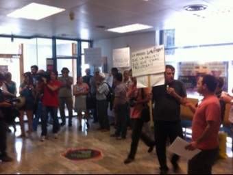 Moments de la protesta dins l'oficina. D.B