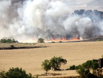 Imatge del fronts de l'incendi que afecta Prats del Rei, a l'Anoia ACN