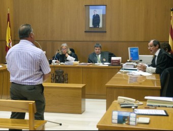 L'acusat Carles Mestres, ahir durant el seu interrogatori per part del fiscal en el judici a l'Audiència de Barcelona JOSEP LOSADA