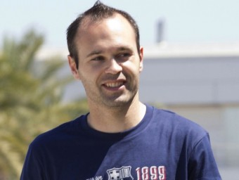 Andrés Iniesta calma els seus nervis per demà, el dia de la seva boda a Altafulla J. RAMOS