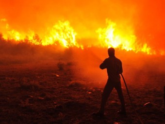 Imatge dels Bombers de la Generalitat de l'incendi de la Cerdanya ACN