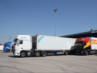 Anualment uns 20.000 camions de fruites i hortalisses passen per la duana gironina. ACN