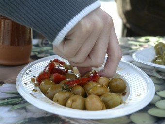 Olives en una mostra gastronòmica. ARXIU