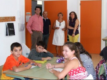 El regidor i l'alcalde de la vila visiten l'escola Bonavista en l'inici de curs. CEDIDA