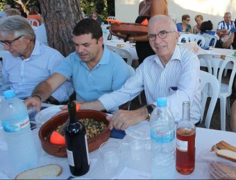 El president Ramon Condal ahir en la tradicional cigronada popular de Vilassar de Mar RCDESPANYOL
