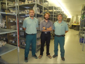 El cap del GEAS, Fernando Aguirre (a la dreta); al mig, Gustau Vivar, responsable del CASC i, a l'esquerra, un especialista del GEAS G. PLADEVEYA