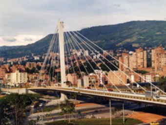 Pont construït per l'empresa catalana Pedelta a la ciutat Envigado, al municipi colombià de Medellín.  ARXIU PEDELTA