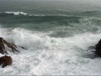 Imatge del mar ahir a Platja d'Aro on avui les onades és previst que arribin a tenir molta més intensitat ACN