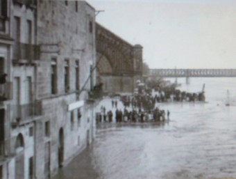 La riuada va afectar tots els pobles del tram final de l'Ebre, a la imatge Tortosa. CEDIDA