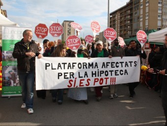 Manifestació d'afectats per la hipoteca a Girona.  ARXIU