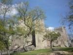 Guimarães està ple de racons que conviden a la descoberta. El castell.  MARTA MEMBRIVES