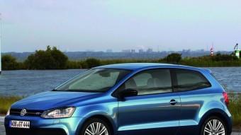Volkswagen ha dotat el Polo BlueGT d'un gran reclam visual. Para-xocs modificats, estreps i llandes de 17 polzades.