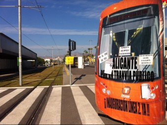 Protesta ciutadana per l'oferta de transport públic a Alacant. B. VIDAL