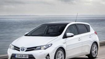 L'aspecte del nou Toyota Auris transmet dinamisme i elegància. La gamma compren un motor de gasolina, dos de gasoil i una versió híbrida.