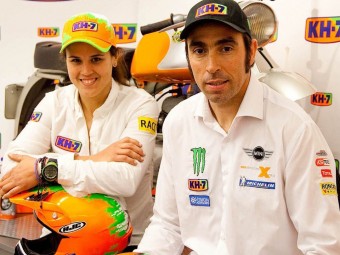 Laia Sanz i Nani Roma, en la presentació del seu programa al Dakar 2013 en motos i cotxes, respectivament, al Museu de la Moto de Barcelona, ahir KH-7
