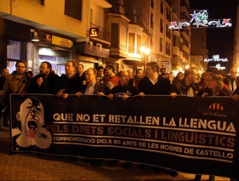 Capçalera de la manifestació en defensa de la llengua, aquest dissabte a Castelló ACN