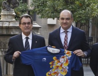 Un moment de la recepció del president Artur Mas a la comitiva de la federació FCF