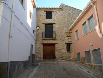 Casa Rural al municipi de les Alcubles, comarca dels Serrans. ESCORCOLL