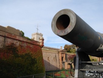 Afores del Castell de Montjuïc de Barcelona, on hi havia el museu militar.  ARXIU