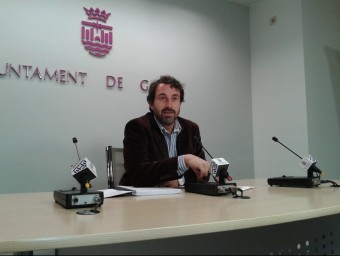 Vicent Mascarell en conferència de premsa a l'ajuntament de Gandia. EL PUNT AVUI
