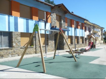 L'escola de Planoles és un dels equipaments del Ripollès que ja es calefaccionen amb caldera de biomassa. J.C