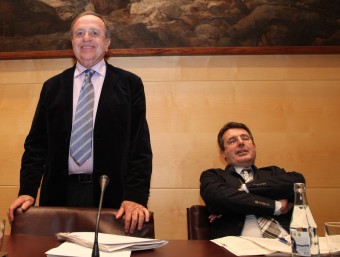 El president de la Diputació, Joan Giraut (UDC), al centre, al costat de Miquel Noguer (CDC), a la dreta. JOAN SABATER