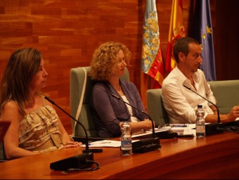L'alcaldessa Empar Folgado, al centre de la imatge, presideix el plenari municipal. ESCORCOLL
