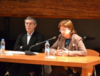 Enric Joan Redal i l'alcaldessa Elvira García a la Sala de la xemeneia. C GÓMEZ