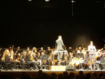 Neus Ferri i l'Orquestra Filharmònica Àtrium. EL PUNT AVUI