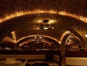 L'Oyster Bar, un dels restaurants més antics de Nova York, meravella amb les voltes catalanes de Guastavino XAVIER YELO