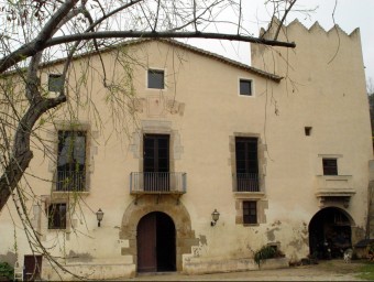La masia de Can Magarola que es convertirà en seu del Parc Serralada Litoral. ARXIU