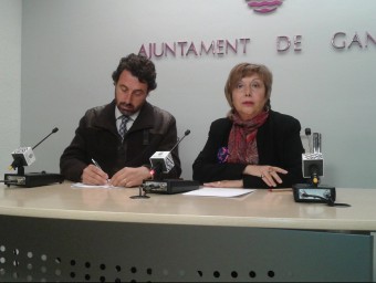Els regidors Mascarell i Gil en conferència de premsa a la sala municipal. EL PUNT AVUI