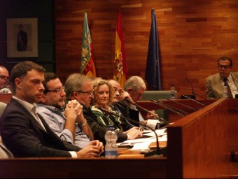 Part de la bancada del PP al plenari municipal amb Empar Folgado i Santi Martí. ARXIU