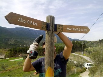 Senyalització de diferents rutes del terme municipal d'Alcoi. EL PUNT AVUI