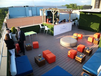 La nova terrassa d'estiu que s'ha obert al hotel Hilton de Girona. MANEL LLADÓ