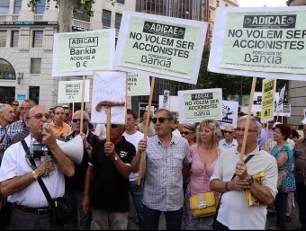 Manifestació a Barcelona per protestar contra entitats financeres per productes d'alt risc com les preferents.  ARXIU / JUANMA RAMOS