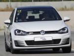 El Golf GTD és menys potent que el GTI però el supera en parell del motor. Tots dos tenen una nova direcció molt ràpida i de tacte excel·lent, que gira de punta a punta en només 2,1 voltes del volant. VOLKSWAGEN