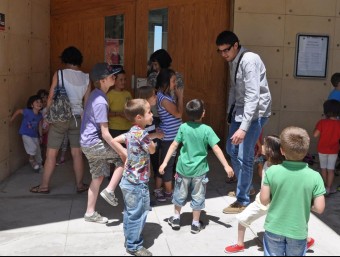 L'alcalde de Morella visita els participants en l'Escola d'Estiu. EL PUNT AVUI