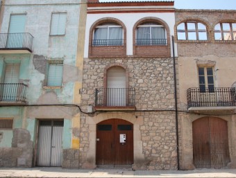 El domicili del sospitós a Castelldans està tancat, però on encara hi viuen dos majors d'edat acollits anteriorment per Donet DAVID MARIN
