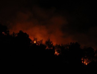 Incendi forestal a Vallirana ORIOL DURAN