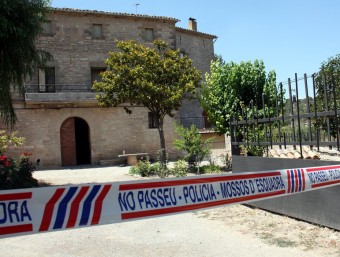 Els Mossos d'Esquadra han precintat la masia per poder fer-hi les investigacions oportunes ACN