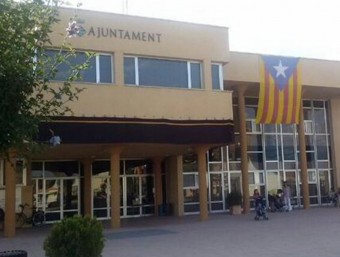 L'Ajuntament de Deltebre amb l'estelada @ANCrellinars