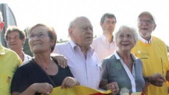 L'expresident de la Generalitat, Jordi Pujol, amb la seva dona, al Perelló ACN