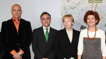 Eurodiputats amb l'eurocomissària Androulla Vassiliou, en una imatge de l'abril ACN